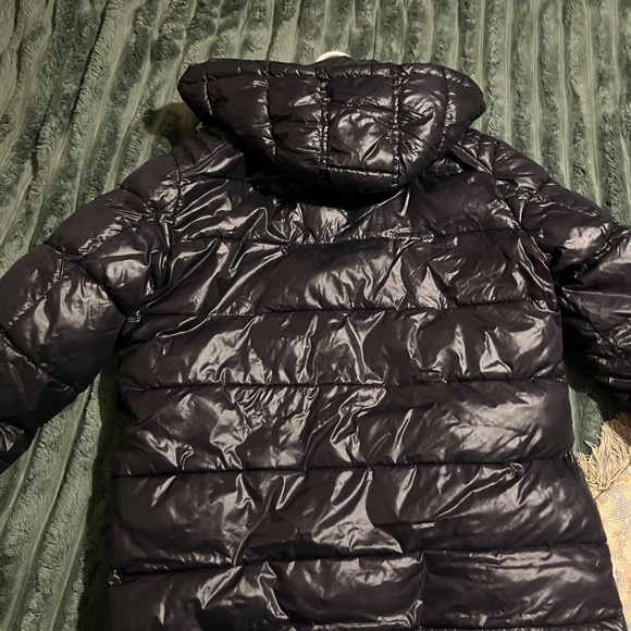 Black Guess Puffer Coat - Picture 8 of 8